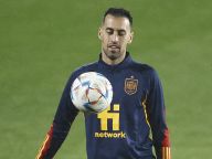 Sergio Busquets aiming to make decision on Barcelona future by February